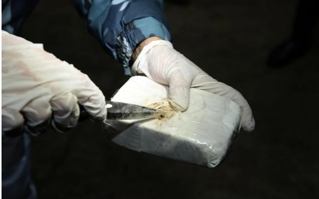 Sosial şəbəkədə narkotik satmaqda şübhəli bilinən şəxslər saxlanılıblar