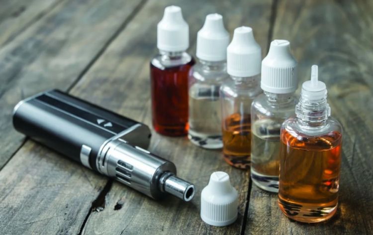 Küçələrdə, ictimai yerlərdə elektron siqaretlərdən istifadəyə görə cərimə tətbiq ediləcək