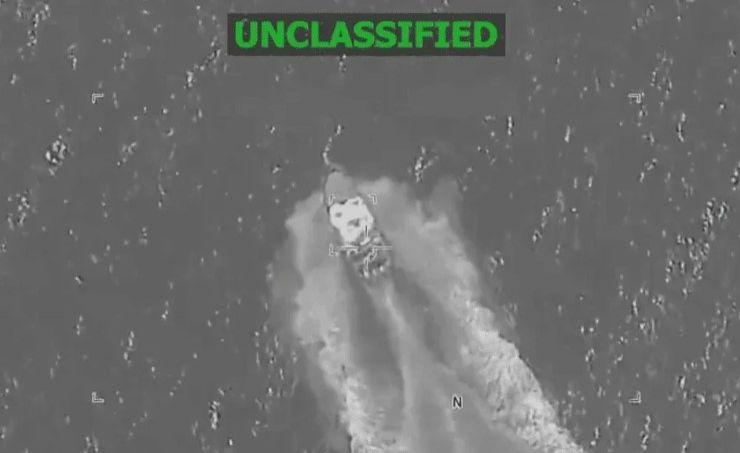 ABŞ Sakit okeanda narkotik daşıyan gəmiyə zərbə endirib