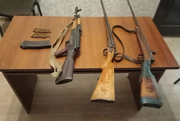 Həftəsonu polis əməkdaşları tərəfindən qanunsuz 67 tüfəng, 5 avtomat aşkarlanıb