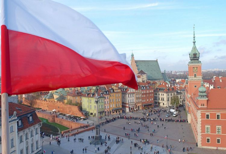 Polşanın sabiq Baş naziri 370 milyon dollar mənimsəməkdə ittiham olunur