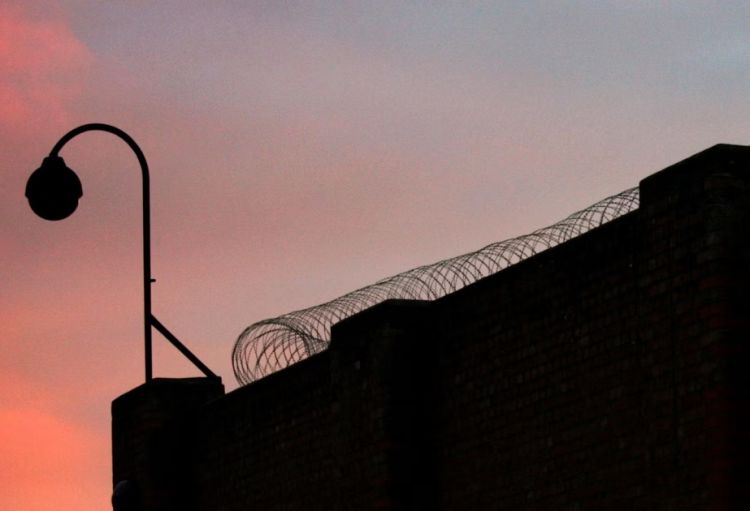 Böyük Britaniyada səhvən azadlığa buraxılan şəxs ölkədən qaçıb