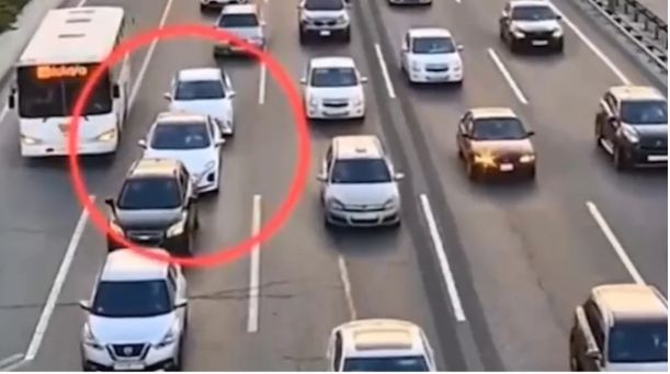 DYP ara məsafəsi saxlanılması ilə bağlı sürücülərə müraciət edib