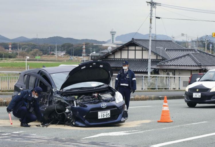 Yaponiyada uşaq bağçası avtobusu qəzaya uğrayıb, 14 nəfər xəsarət alıb
