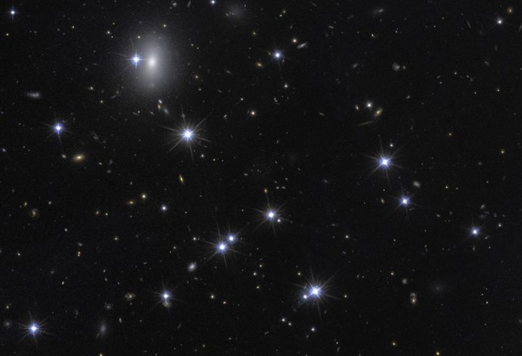 Astronomlar kütləsinin 99,9 faizi qaranlıq maddədən ibarət olan qalaktika aşkarlayıblar