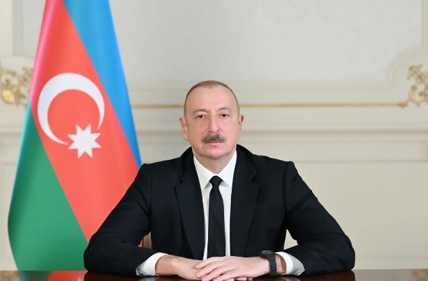 İlham Əliyev Küveyt Əmirini milli bayramları münasibətilə təbrik edib