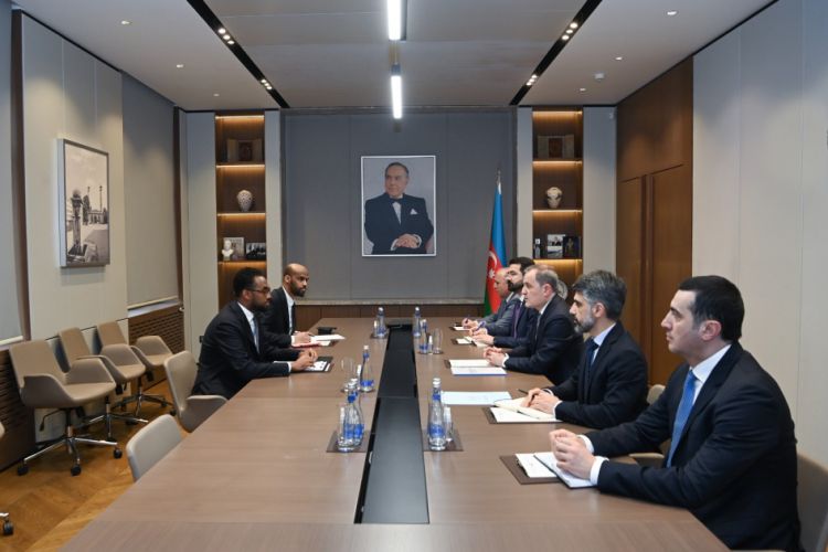 Somalinin ilk rezident səfiri etimadnaməsinin surətini nazirə təqdim edib<font color=red> - FOTOLAR</font>