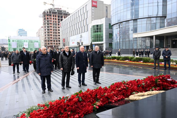 Konstitusiya Məhkəməsində Xocalı faciəsinin qurbanları anılıb<font color=red> - FOTOLAR</font>