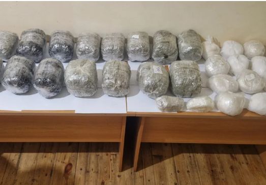 DSX: İran istiqamətindən dövlət sərhədini pozmağa cəhd edən şəxslər silahlı müqavimət göstərib<font color=red> - FOTOLAR</font>