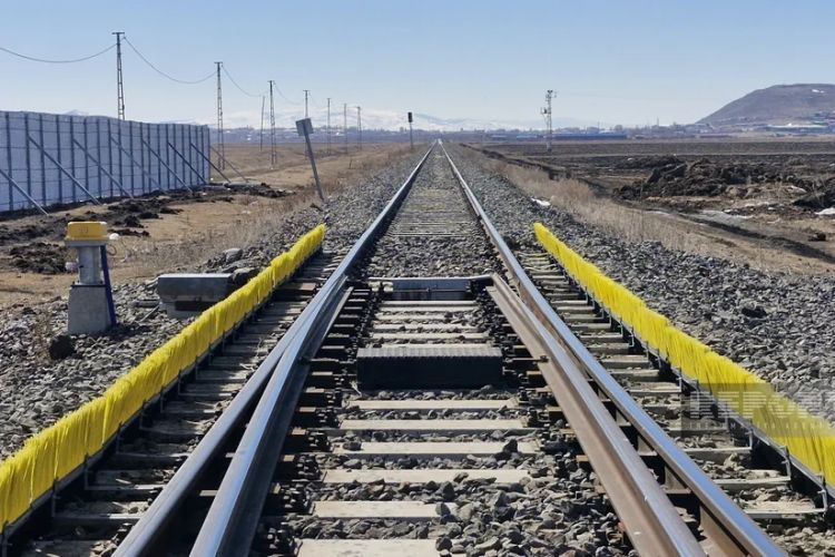 Alabaşlı-Qızılca dəmir yolunda əsaslı təmir işləri yekunlaşır