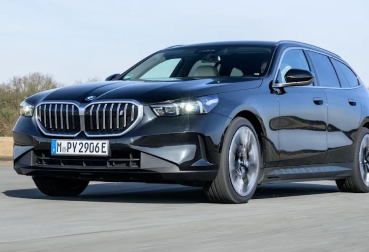 BMW yenidən yüz minlərlə avtomobili geri çağırır