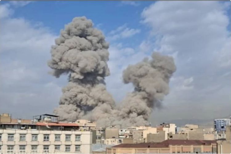 İranda məktəbə endirilən zərbədə ölənlərin sayı 70-ə yüksəlib<font color='red'> - YENİLƏNİB 6</font>