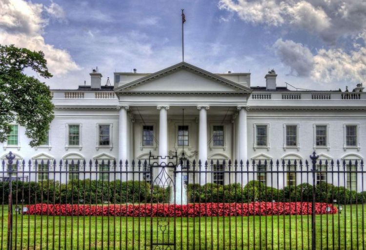 Ağ Ev: Donald Tramp vəziyyəti yaxından izləməkdə davam edəcək