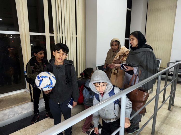 Astara sərhəd-keçid məntəqəsi vasitəsilə xarici ölkə vətəndaşlarının təxliyəsi davam edir<font color=red> - FOTOLAR</font>