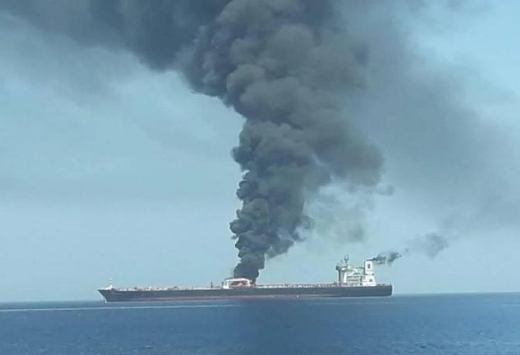 Oman sahillərində neft tankerinə hücum zamanı 1 nəfər ölüb