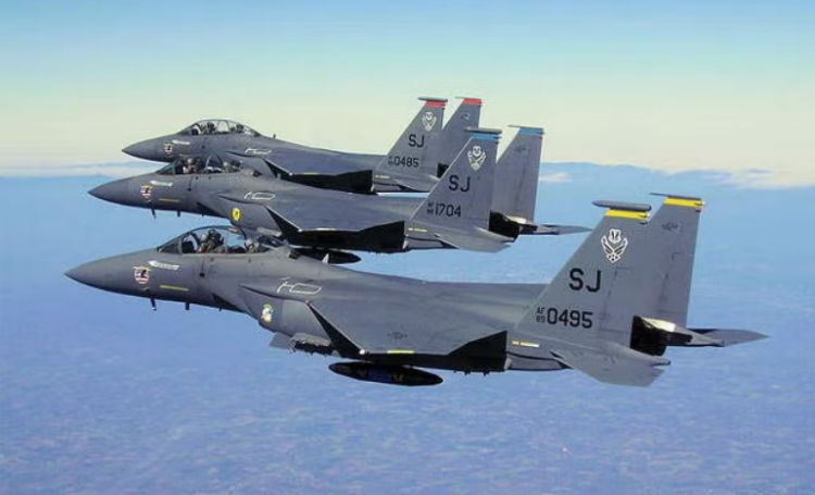 Pentaqon: ABŞ-yə məxsus üç qırıcı Küveyt üzərində təsadüfən vurulub