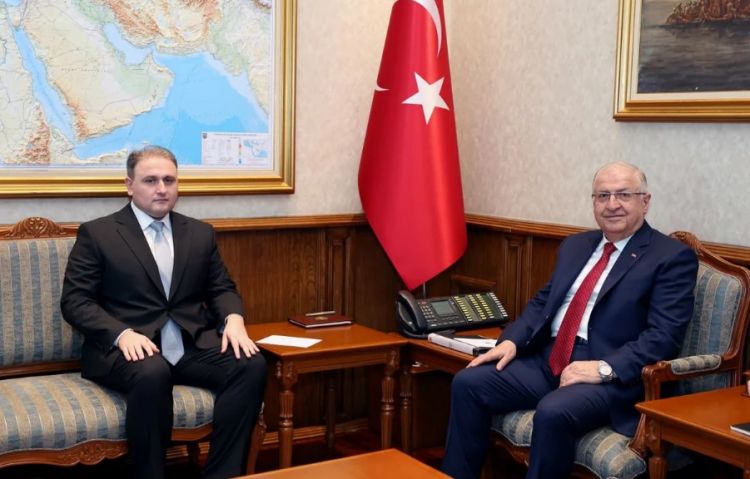 Yaşar Gülər Vüqar Mustafayevi qəbul edib