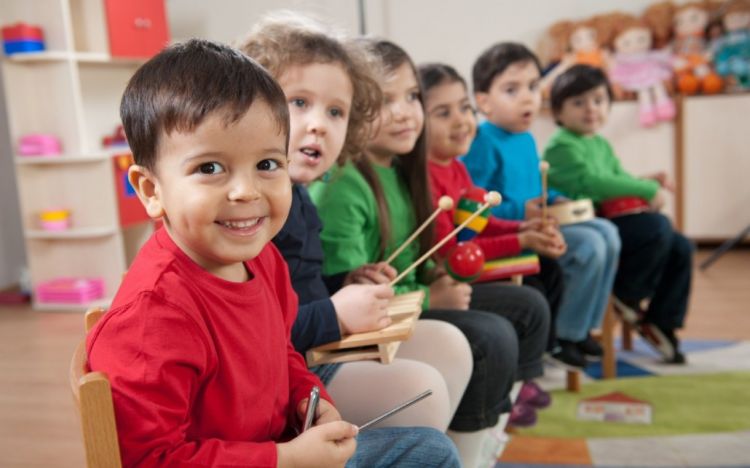 Beşyaşlıların məktəbə hazırlığı ilə bağlı müəssisələrin siyahısı genişləndirilib