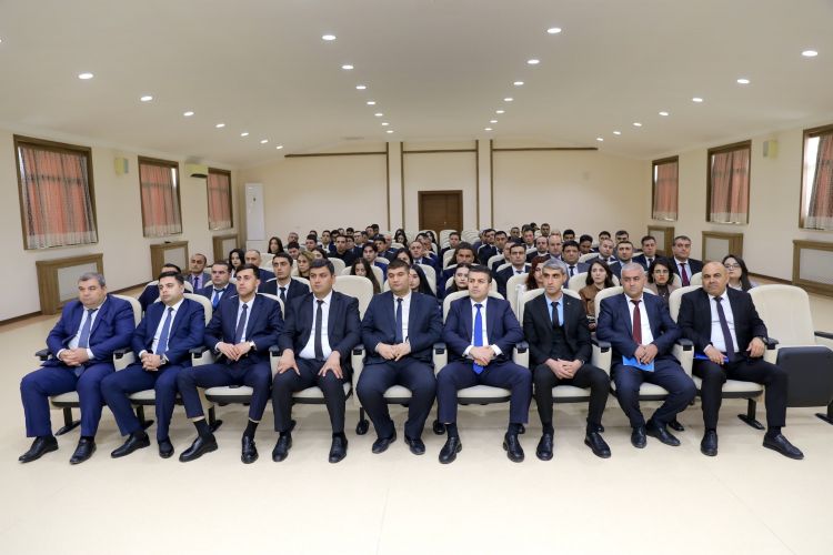 Naxçıvanda “Milli iqtisadiyyat və dövlət idarəçiliyi” mövzusunda təlim keçirilib<font color=red> - FOTOLAR</font>