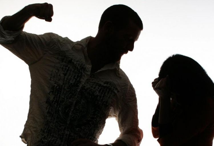 Finlandiyada məişət zorakılığı ilə bağlı yardım üçün müraciətlərin sayı artıb