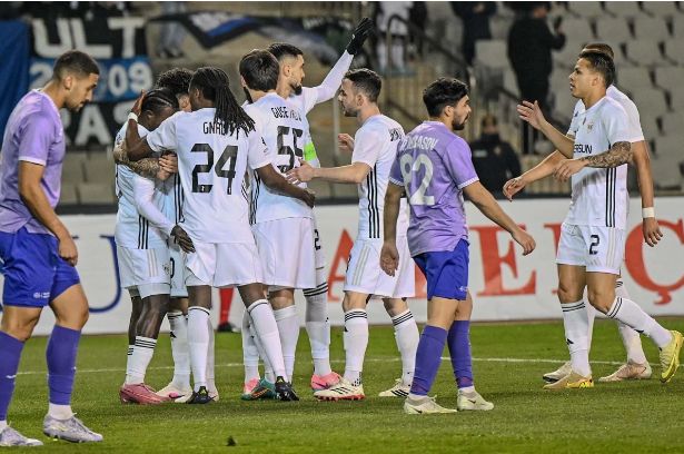 "Qarabağ" "Neftçi"nin rekorduna şərik olub