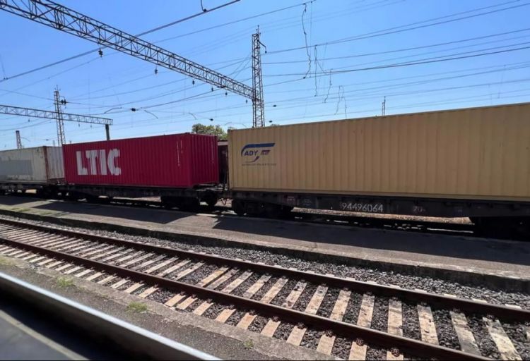 Ötən il Gürcüstana dəmir yolu ilə göndərilən yükün 27 faizdən çoxu Azərbaycanın payına düşüb