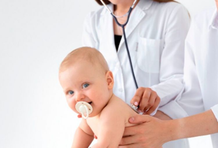 Neonatoloq: Yenidoğulmuşlara pnevmoniya diaqnozu qoyulandan dərhal sonra müalicə başlamalıdır