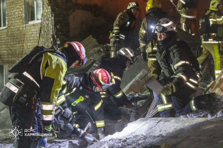 Xarkova hava zərbələri endirilib, ölənlər və xəsarət alanlar var<font color=red> - FOTOLAR</font>