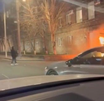 Ermənistanda Milli Təhlükəsizlik Xidmətinin binasını yandırmağa cəhd edən şəxs saxlanılıb