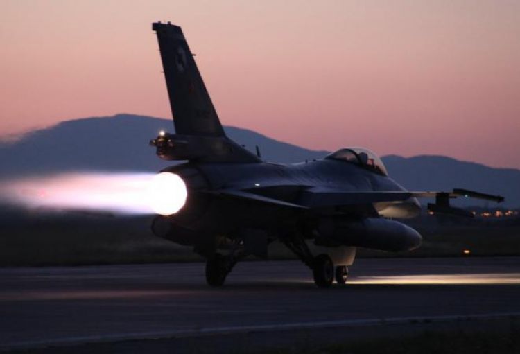 Türkiyə Kiprin şimalında F-16 qırıcı təyyarələri yerləşdirə bilər