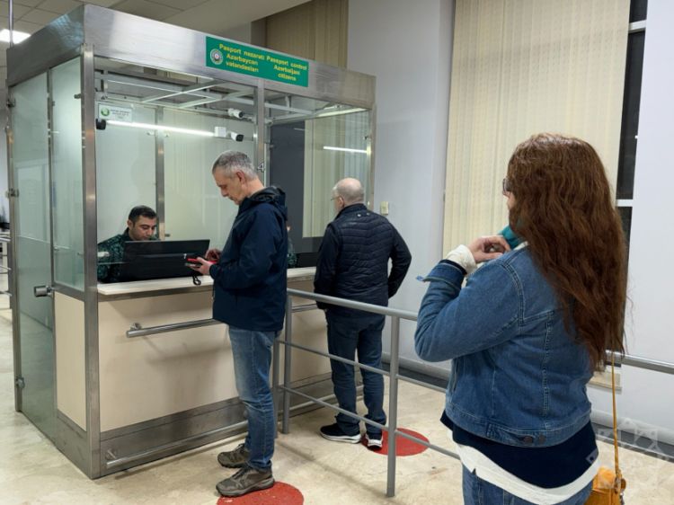 Xarici diplomatların təxliyəsi davam edir<font color=red> - FOTOLAR</font>