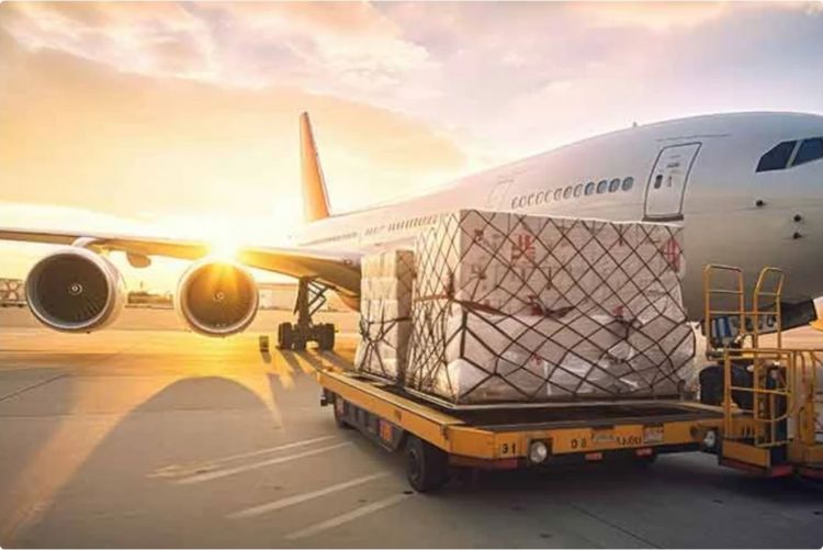 Azərbaycanda hava nəqliyyatı ilə beynəlxalq daşımaların dəyəri artıb