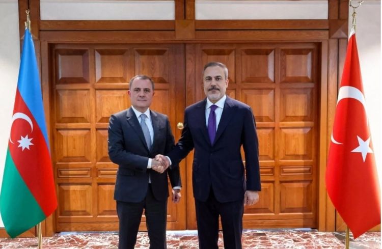 Azərbaycan və Türkiyə XİN başçılarının müzakirə etdiyi mövzular açıqlanıb