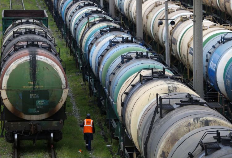 Serbiya və Macarıstan neft və yanacaq ixracına qadağa qoyub