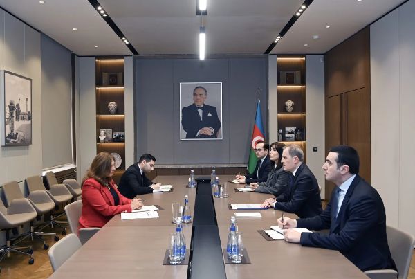 Kolumbiyanın yeni səfiri etimadnaməsinin surətini Ceyhun Bayramova təqdim edib<font color=red> - FOTOLAR</font>