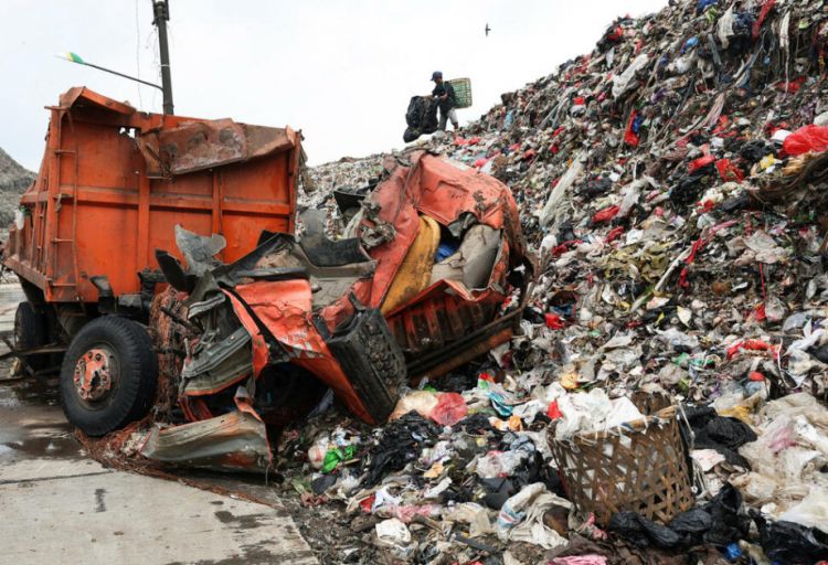 İndoneziyanın ən böyük məişət tullantıları poliqonunda uçqun insan tələfatına səbəb olub