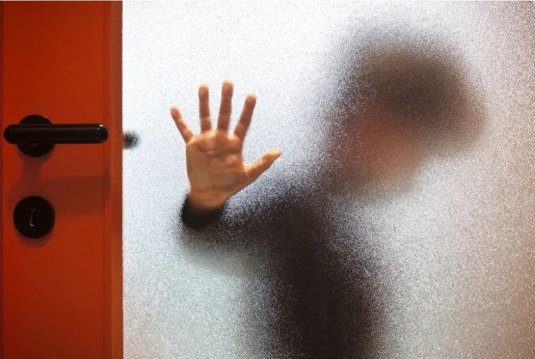 Uşağa tərbiyə məqsədilə zorakılıq göstərən şəxs cərimə olunacaq