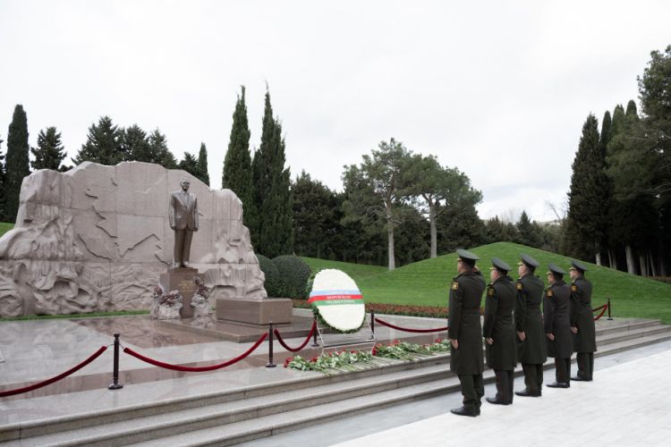 Otuz dörd illik sədaqətli xidmət nümunəsi<font color=red> - FOTOLAR</font>