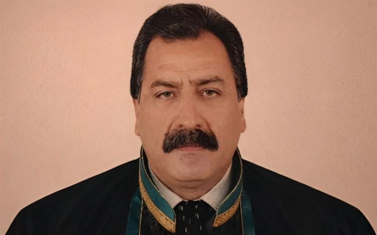 Azərbaycanda tanınmış vəkil vəfat edib