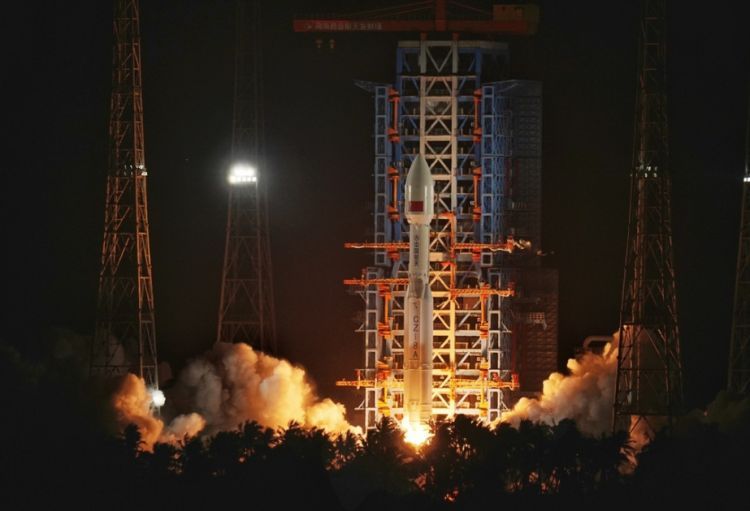 Çin orbitə bir neçə peyk göndərib