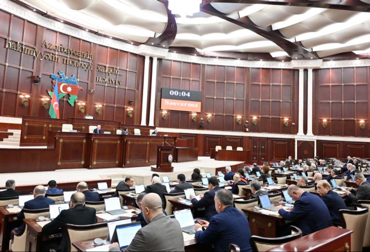 Milli Məclis 9 məsələnin müzakirəsinə başlayıb