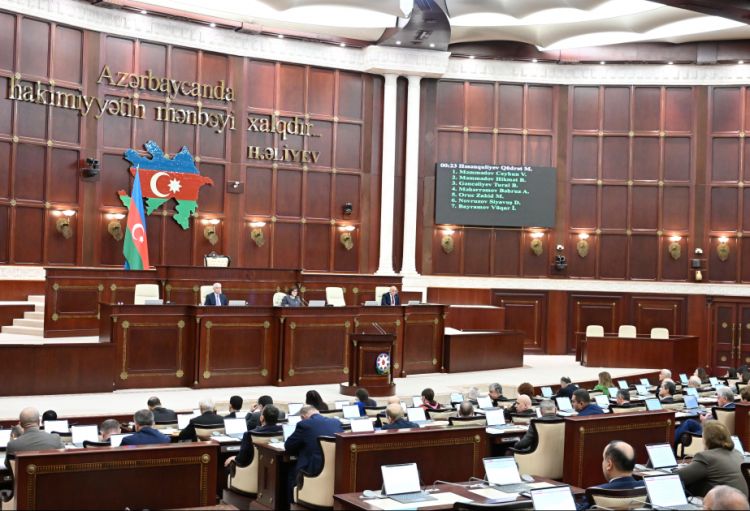 MM qadın hərbçilərlə bağlı qanunvericiliyə dəyişikliyi qəbul edib