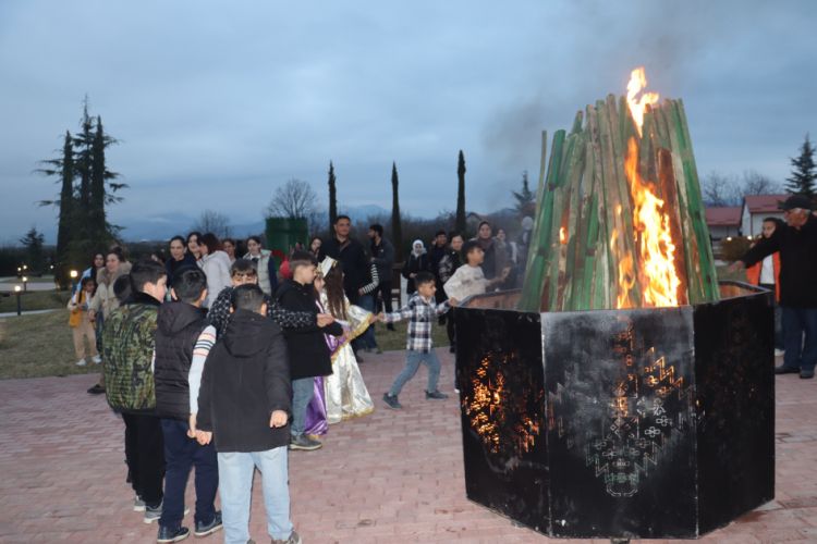 Xocalıda torpaq çərşənbəsi münasibətilə bayram tonqalları yandırılıb<font color=red> - FOTOLAR</font>
