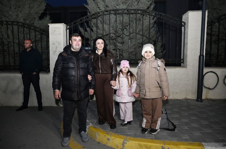 Xocavənd şəhərinə və Xocalı rayonunun Xanabad kəndinə növbəti köç karvanları yola salınıb<font color=red> - FOTOLAR</font>