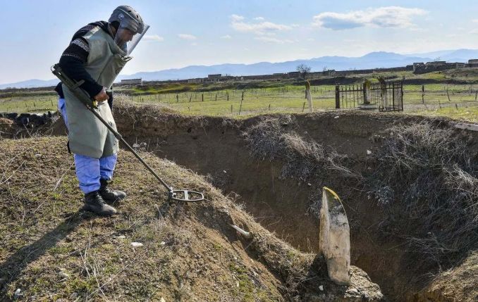 ANAMA: Azad olunmuş ərazilərdəki qəbiristanlıqlarda mina riski davam edir<font color=red> - FOTOLAR</font>