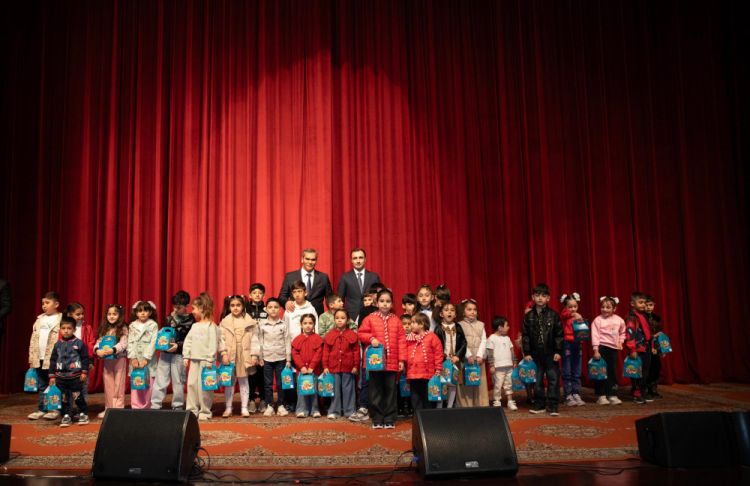 Naxçıvanda sosial qayğıya ehtiyacı olan 300 uşağa bayram hədiyyələri təqdim edilib<font color=red> - FOTOLAR</font>