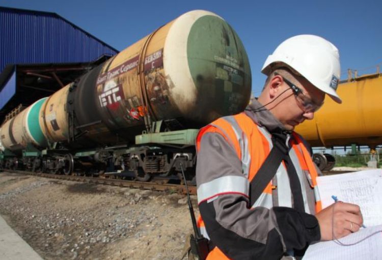 Rusiyada benzin ixracına qadağa qoyulması müzakirə edilir