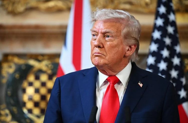 Tramp ABŞ-də silah istehsalının sürətləndirilməsini əmr edib