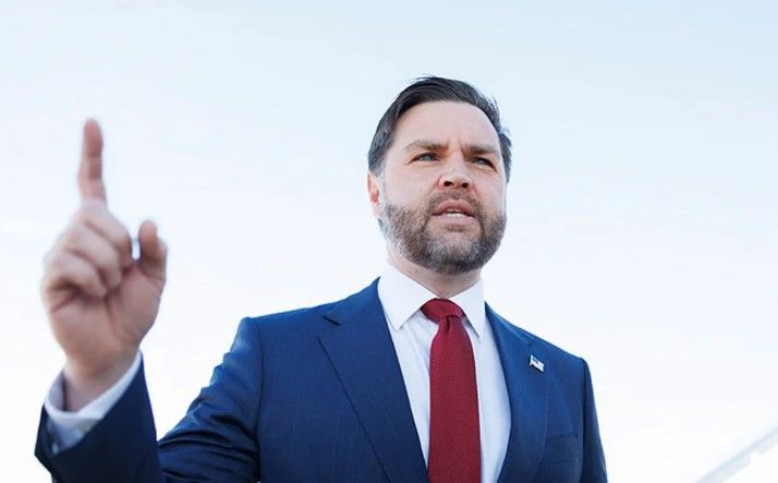 Sorğu: Jey Di Vens Trampın varisləri arasında liderdir