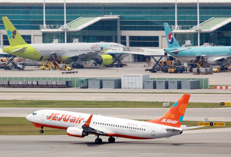 Cənubi Koreyanın aviasiya şirkətləri beynəlxalq uçuşların sayını azaldır